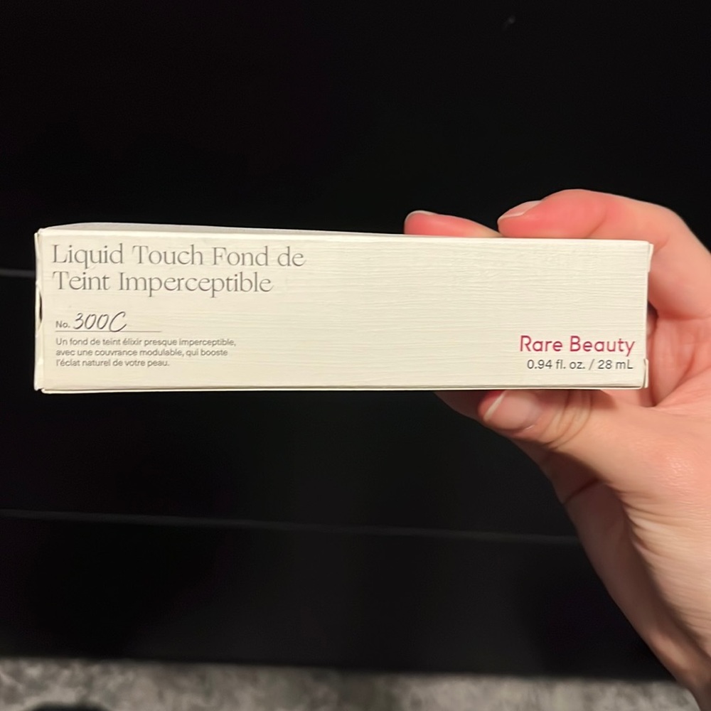 Rare Beauty Liquid Touch Weightless Foundation